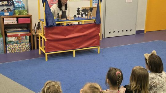 Drewniane klocki zamiast ekranów. Jak metoda Frebla pomaga dzieciom odzyskać skupienie