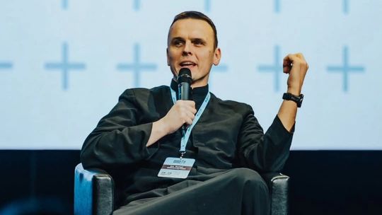 Ksiądz z osiedla ogoli głowę na zero! Zebrał rekordową kwotę dla Cancer Fighters i Łatwogang