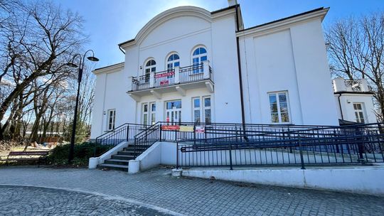 Najlepsza poczta w okolicy znika z mapy. Mieszkańcy Otrębus nie kryją emocji