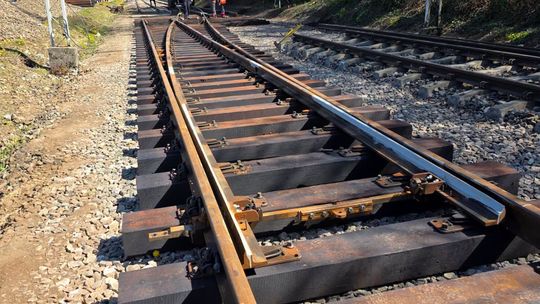 Nowe rozjazdy WKD przy Reducie Ordona już gotowe!