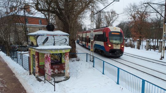 Zabytkowa kasa biletowa EKD w Pruszkowie przechodzi w ręce miasta