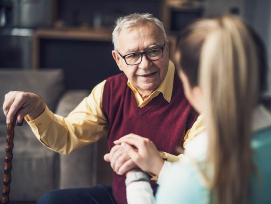 Alzheimer – sejmik Mazowsza wspiera budowę domów dziennego pobytu seniorów