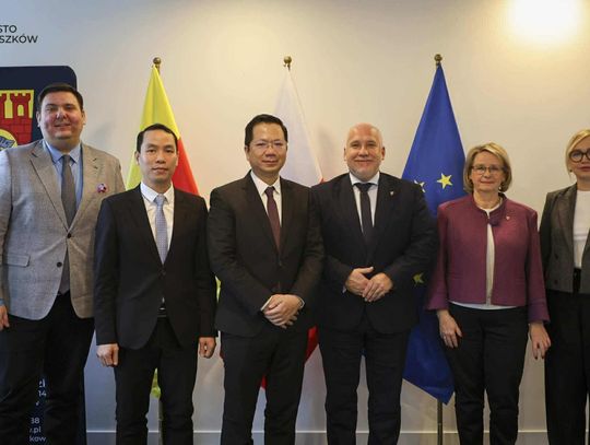 Ambasador Wietnamu w Pruszkowie. Wraca historia sprzed 50 lat