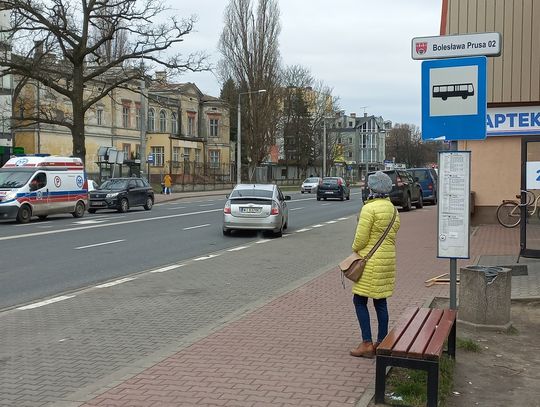 Autobus zmiażdżył starszej kobiecie stopę