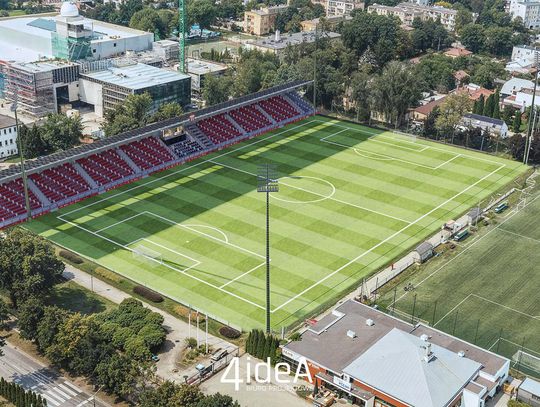 Budowa nowego stadionu Pogoni Grodzisk Mazowiecki: Plany, koszty i licencja PZPN