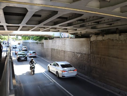 Zamykają tunel w Brwinowie. Burmistrz: „Pierwsze dni to będzie Armagedon”. Wyznaczono objazdy