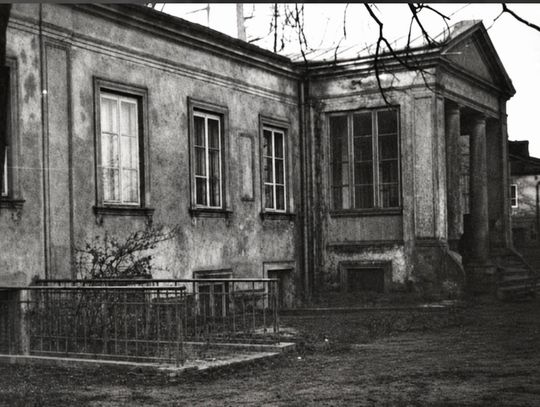 Dama z Radziwiłłów, Eustachy Marylski i pałac w Żółwinie