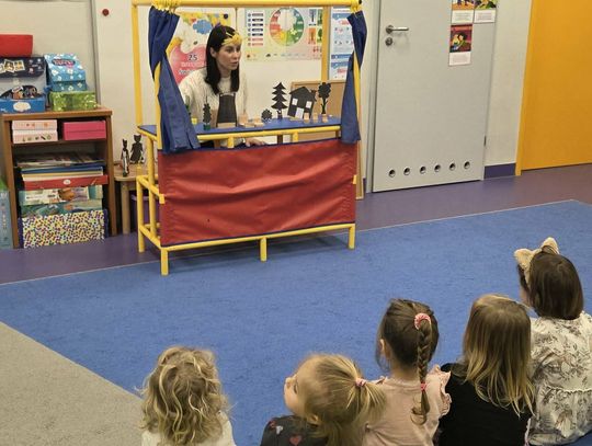 Drewniane klocki zamiast ekranów. Jak metoda Frebla pomaga dzieciom odzyskać skupienie