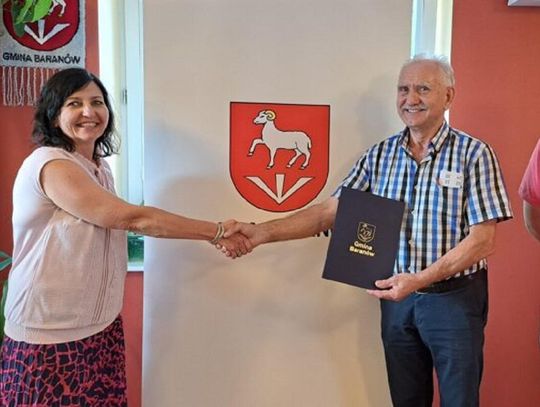 Dwie szkoły w gminie Baranów zyskają nowe oblicze! Podpisano umowy na remonty
