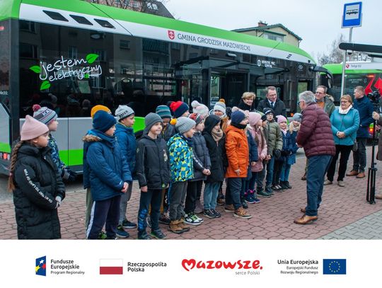 Elektryczne autobusy po ulicach mkną