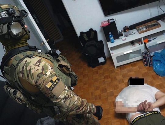 Groźby śmierci i 300 tys. euro. Policja zatrzymała dwóch mężczyzn