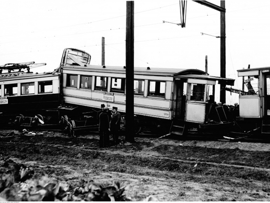 Historia katastrofy dwóch pociągów kolejki elektrycznej, z których jeden wyruszył z Grodziska, a drugi z Milanówka.