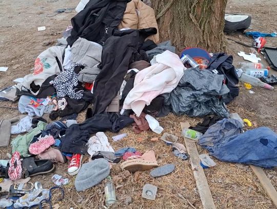 Kontenery na odzież jak wysypiska