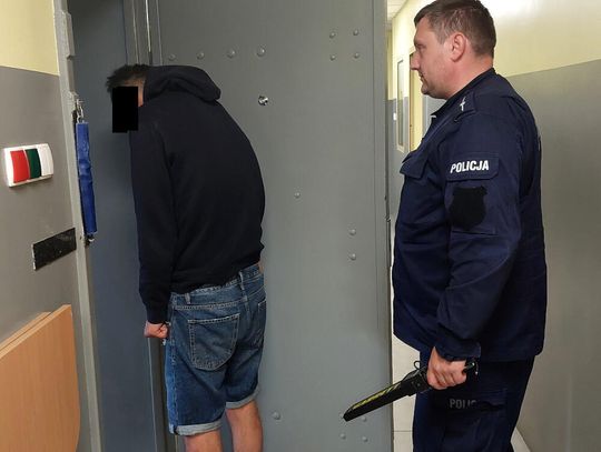 Kto jeździ pijany samochodem z kradzionym towarem?!