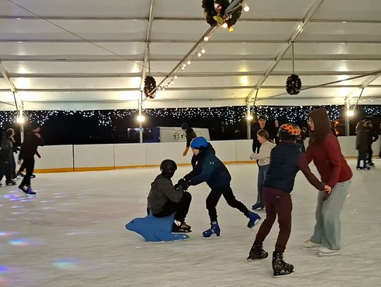 Lodowisko w Grodzisku. Idealny sposób na relaks pod świątecznych spotkaniach