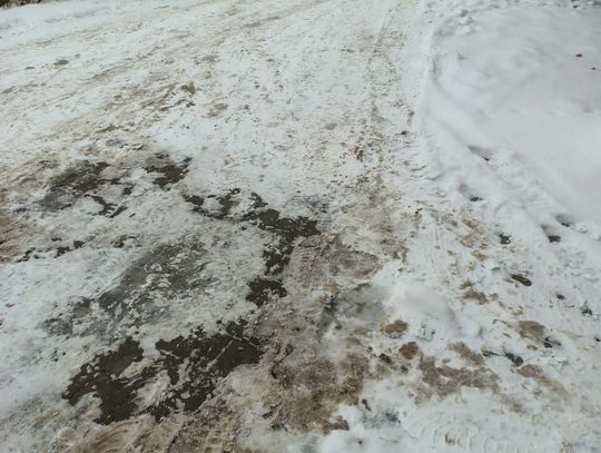 Marznący deszcz i gołoledź. RCB rozesłało alerty, lotnisko Chopina informuje o opóźnieniach