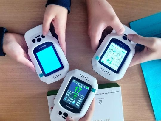 Młodzi detektywi powietrza w akcji – uczniowie z Piastowa badają smog Młodzi detektywi powietrza w akcji – uczniowie z Piastowa badają smog