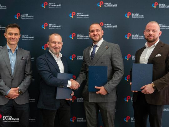 Nowe boiska w powiecie pruszkowskim Nowe boiska w powiecie pruszkowskim