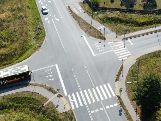 Nowe pasy ostrzegawcze przy S8 w gminie Nadarzyn