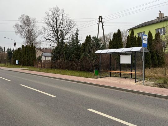 Nowe wiaty przystankowe w gminie Jaktorów