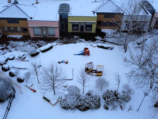 Nowoczesny plac zabaw przy Żłobku nr 2 w Pruszkowie. Miasto pozyskało środki