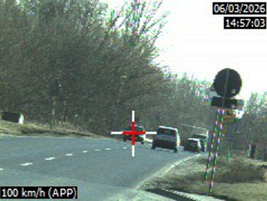 Pędził 100 km/h w strefie 40! 47-latek zatrzymany przez policję w Mosznie-Parceli