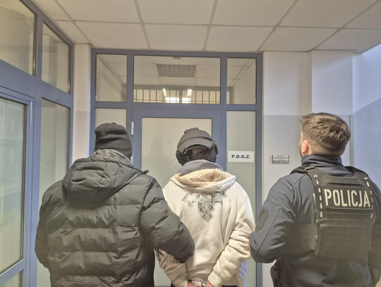 Pijany kierowca z zakazem i narkotykami zatrzymany w Piastowie. Miał 3 promile