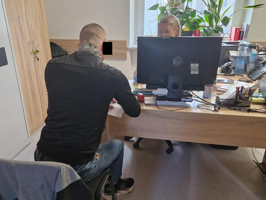 Pijany kierowca z zakazem i narkotykami zatrzymany w Pruszkowie. Kolejny groźny przypadek