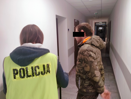 Pościg na S8: Nietrzeźwy kierowca i agresywny pasażer zatrzymani przez policję (FILM)