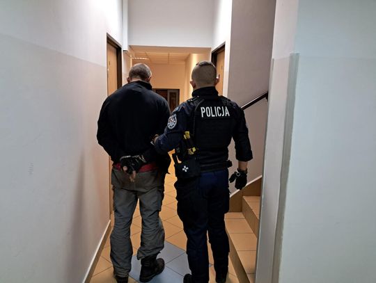 Pościg po pijaku i zderzenie z radiowozem