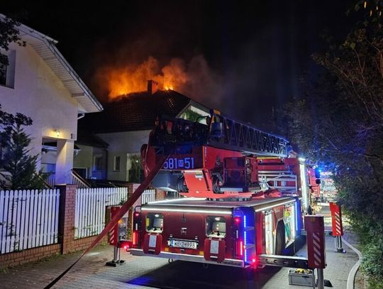 Pożar domu przy ulicy Kujawskiej w Komorowie (powiat Pruszkowski)