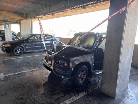 Pożar na parkingu w Pruszkowie