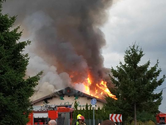 Pożar sali weselnej w Pruszkowie, goście ewakuowani