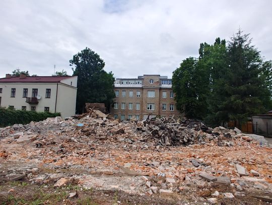 Pożegnanie murów Kościucha, ruszyła przebudowa liceum