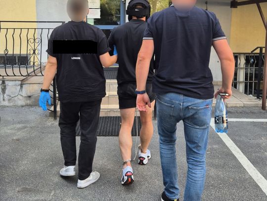 Prawie cztery kilogramy narkotyków w mieszkaniu i samochodzie. Dwie osoby aresztowane