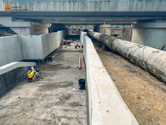 Pruszków: wróciły prace przy przejściu pod torami PKP