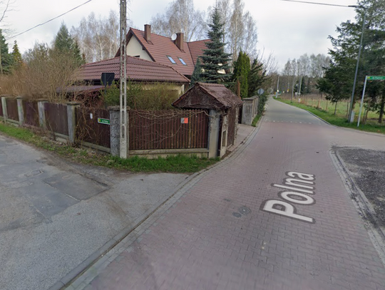 Przebudowa ulicy Polnej w Komorowie: nowa jezdnia, pobocza i zjazdy do posesji