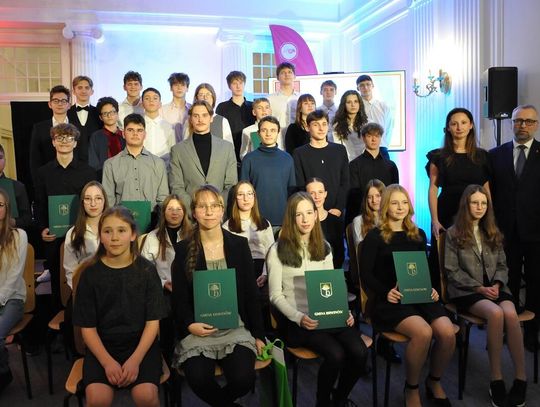 Rekordowe stypendia w Brwinowie. 81 młodych talentów z nagrodami za sukcesy