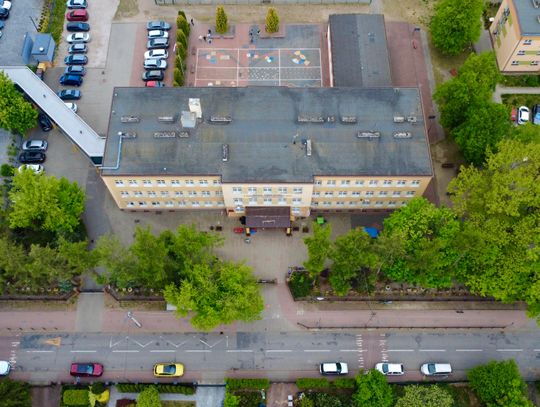 Rozbudowa SP nr 6 w Grodzisku: Powstanie nowe skrzydło, parking podziemny i schron