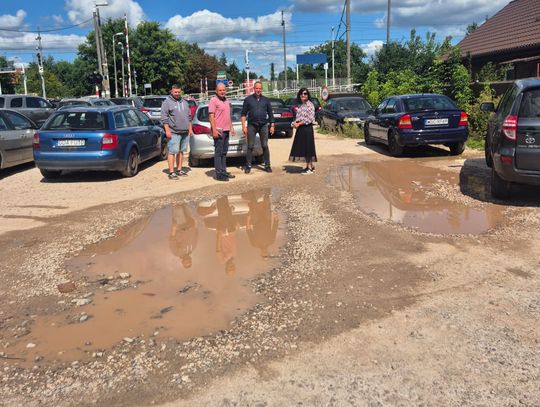 Rusza budowa parkingu w Bożej Woli. Zostawisz samochód? Zapłacisz za odholowanie!