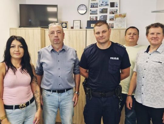 Samorządowcy łączą siły z policją na rzecz bezpieczeństwa w gminie Baranów