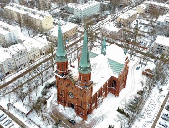 Śnieżny poranek w Pruszkowie. Zimowa magia miasta w sylwestrowy dzień