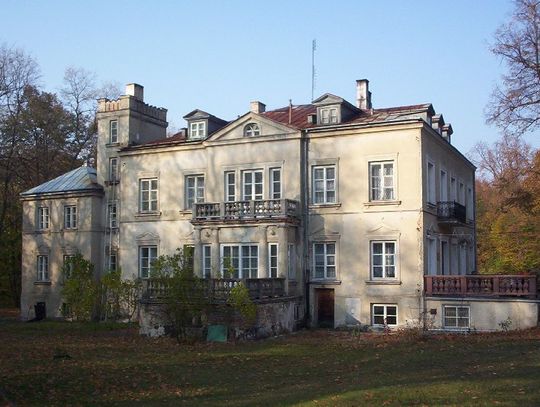 Strzał nad stawem, pies bohater i dzieje pałacu znad Pisiej Gągoliny