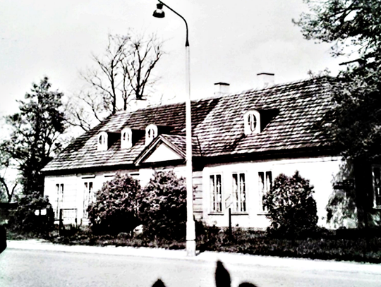 Tajemnice Dworku Skarbków i archeologiczny ślad XVIII wieku