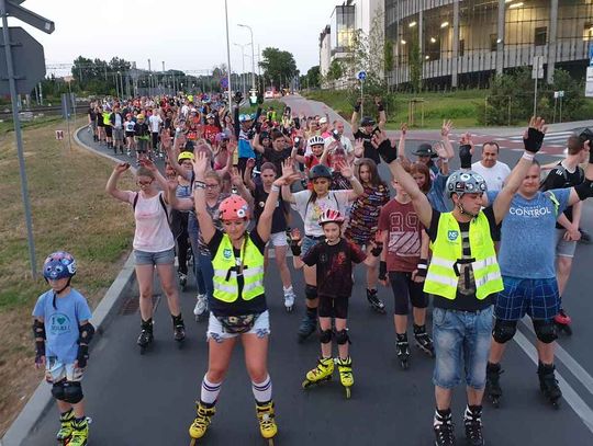 W nocy będą jeździli na rolkach po Pruszkowie