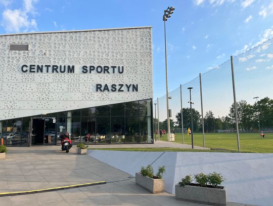 Wielki sukces Raszyna! Gmina zdobyła ponad 4,4 mln zł na nowoczesne boisko przy Sportowej