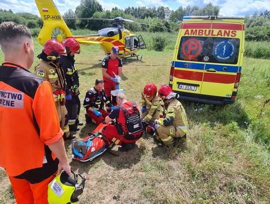 Wypadek w Brwinowie. Rowerzysta został zabrany helikopterem do szpitala