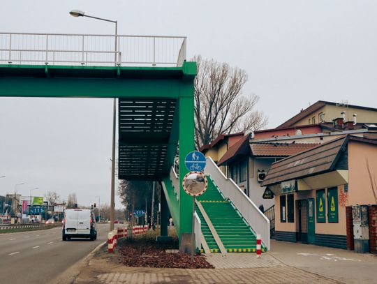 Wyremontowana kładka w Raszynie już otwarta. Nowy wygląd, większe bezpieczeństwo