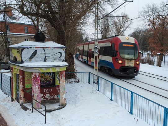 Zabytkowa kasa biletowa EKD w Pruszkowie przechodzi w ręce miasta