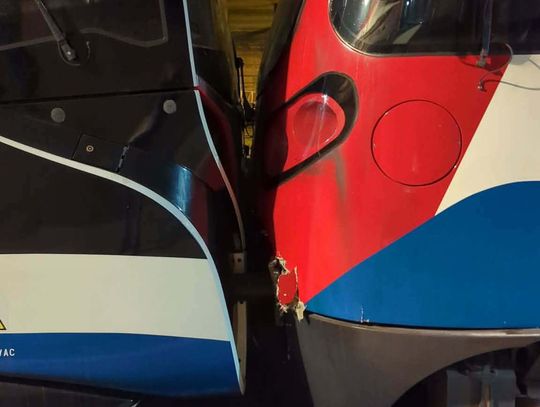 Zderzenie dwóch pociągów WKD. Są osoby poszkodowane